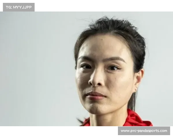 中国田径队奥运服装设计亮相展现创新与传承融合精神 中国田径队奥运服装设计亮相展现创新与传承融合精神