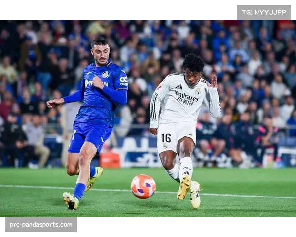 赫塔菲后卫达文奇膝关节旧伤未愈,长期缺阵影响防线稳定性